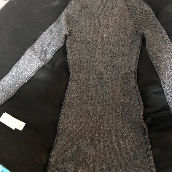 Women’s dress perfect for Holiday party - Picture 2 of 8